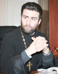 Священник Тигрий Хачатрян