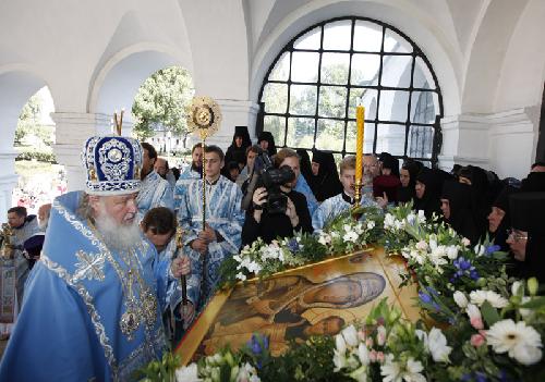 Патриарх Кирилл в Новодевичьем монастыре Патриарх Кирилл в Новодевичьем монастыре